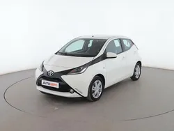 Blanco Usado 2018 Toyota Aygo X-play Utilitario | 12.599 € (Precio justo)