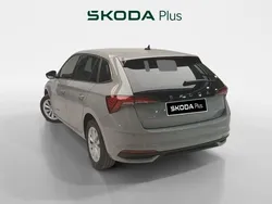 Gris Usado 2024 Skoda Scala Selection Utilitario | 19.900 € (Precio justo)