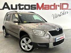 Gris / plata Usado 2011 Skoda Yeti SUV | 13.990 €