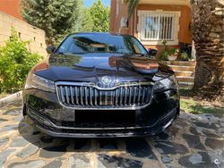 Negro Usado 2022 Skoda Superb Ambition Berlina | 13.000 € (Precio justo)