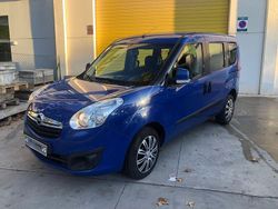 Azul Usado 2015 Opel Combo Van | 9999 €