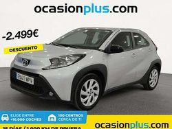 Gris Usado 2024 Toyota Aygo Play Utilitario | 12.991 € (Precio justo)