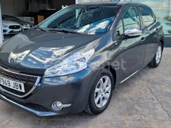 Gris / plata Usado 2015 Peugeot 208 Style Utilitario | 7900 € (Precio justo)