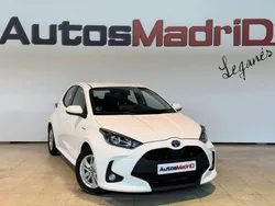 Blanco Usado 2021 Toyota Yaris Hybrid Business Edition Berlina | 16.990 € (Buen precio)