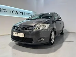 Gris / plata Usado 2011 Toyota Auris Active Berlina | 6990 € (Precio justo)