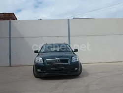 Gris / plata Usado 2004 Toyota Avensis Sol Berlina | 2500 € (Precio justo)