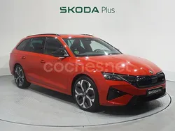 Rojo Nuevo 2025 Skoda Octavia RS Familiar | 44.500 € (Un poco caro)