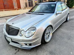 Gris / plata Usado 2002 Mercedes E500 Avantgarde Berlina | 14.800 €