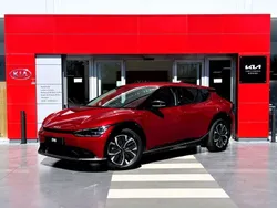 Rojo Nuevo 2025 Kia EV6 Plus SUV | 43.190 € (Precio justo)