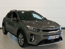 Verde Usado 2023 Kia Stonic SUV | 18.300 € (Un poco caro)
