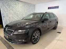 Negro Usado 2016 Skoda Superb Ambition Familiar | 21.999 € (Precio justo)