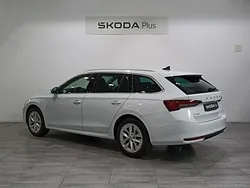 Blanco Usado 2025 Skoda Octavia Familiar | 33.900 € (Buen precio)