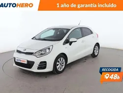 Blanco Usado 2016 Kia Rio Berlina | 8499 € (Precio justo)