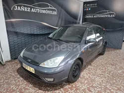 Negro Usado 2003 Ford Focus Trend Berlina | 1990 € (Precio justo)