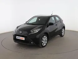 Negro Usado 2023 Toyota Aygo Play Utilitario | 16.499 € (Un poco caro)