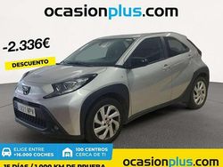 Gris Usado 2024 Toyota Aygo Play Utilitario | 12.864 € (Precio justo)