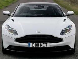 Plateado Usado 2019 Aston Martin DB11 Coupe | 144.000 € (Buen precio)
