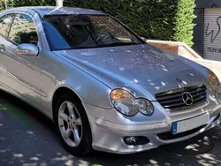 Plateado Usado 2005 Mercedes C220 Sport Edition Coupe | 5200 € (Buen precio)