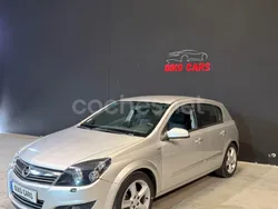 Gris / plata Usado 2007 Opel Astra Sport Berlina | 5999 € (Un poco caro)