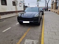 Negro Usado 2023 Porsche Cayenne SUV | 104.900 € (Un poco caro)