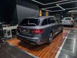 Gris Usado 2019 Mercedes C43 AMG AMG Familiar | 44.900 € (Precio justo)