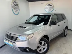 Gris / plata Usado 2011 Subaru Forester Sport SUV | 5990 €
