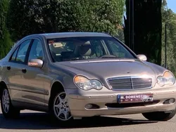 Amarillo Usado 2003 Mercedes C220 Classic Berlina | 7580 €