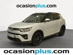 Gris plata Usado 2021 Ssangyong Tivoli Limited SUV | 16.273 € (Precio justo)