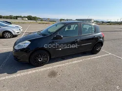 Negro Usado 2011 Renault Clio II Authentique Berlina | 3800 € (Precio justo)