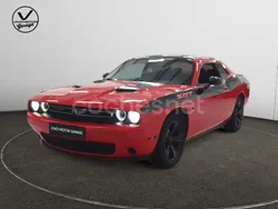 Rojo Usado 2023 Dodge Challenger SXT Coupe | 24.490 €