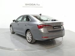 Gris Usado 2025 Skoda Octavia Style | 29.500 € (Buen precio)