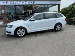 Blanco Usado 2020 Skoda Octavia Ambition Familiar | 13.800 € (Precio justo)