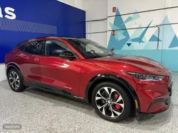 Rojo Usado 2022 Ford Mustang Mach-E SUV | 30.995 €