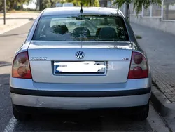 Gris / plata Usado 2001 VW Passat Comfortline Berlina | 2400 € (Precio justo)