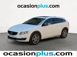 Blanco Usado 2017 Volvo V60 CC Momentum Familiar | 17.990 € (Precio justo)