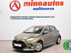 Gris / plata Usado 2022 Toyota Yaris Hybrid Business Edition Berlina | 17.890 € (Buen precio)