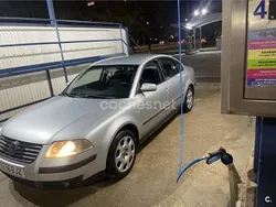 Gris / plata Usado 2001 VW Passat Trendline Berlina | 1500 € (Super precio)