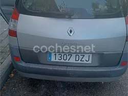 Gris / plata Usado 2006 Renault Scénic II Dynamique Monovolumen | 2800 € (Un poco caro)