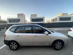Gris / plata Usado 2009 Kia Carens Active Monovolumen | 4000 € (Precio justo)