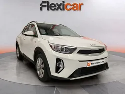 Blanco Usado 2022 Kia Stonic Plus SUV | 12.990 € (Precio justo)