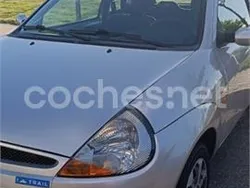 Gris / plata Usado 2006 Ford Ka Utilitario | 1900 € (Buen precio)