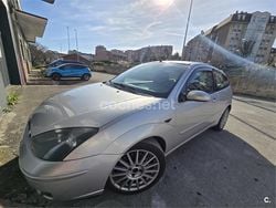 Gris / plata Usado 2003 Ford Focus ST Berlina | 3900 €