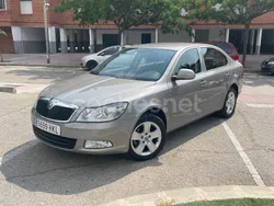 Beige Usado 2012 Skoda Octavia Elegance Berlina | 4990 € (Super precio)