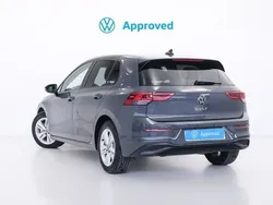 Gris / plata Usado 2023 VW Golf VIII Life Berlina | 23.990 € (Precio justo)