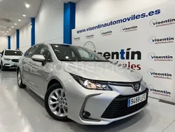 Gris / plata Usado 2020 Toyota Corolla Active Berlina | 16.995 € (Precio justo)