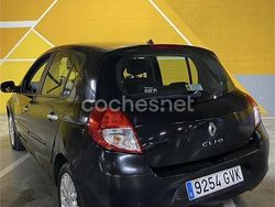 Negro Usado 2010 Renault Clio II Expression Berlina | 4900 € (Precio justo)