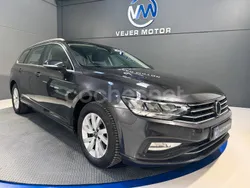 Negro Usado 2021 VW Passat Executive Familiar | 18.900 € (Precio justo)