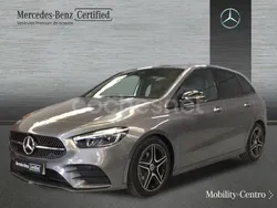 Mountaingrau met. Usado 2024 Mercedes B200 AMG line Monovolumen | 33.900 € (Precio justo)