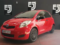Rojo Usado 2010 Toyota Yaris Live Berlina | 5990 € (Precio justo)