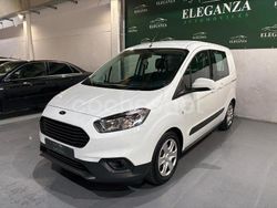 Gris / plata Usado 2019 Ford Tourneo Courier Sport Monovolumen | 10.990 € (Precio justo)